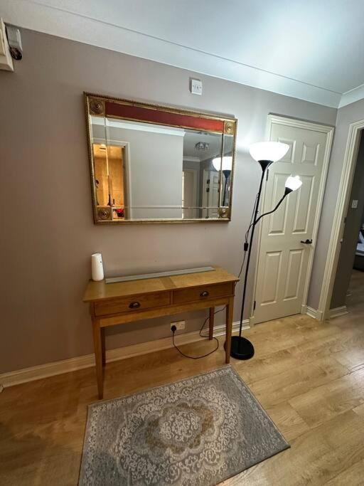 A 2 Standard Bedrooms Flat London Exterior photo